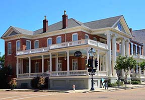 The Guest House Inn and Restaurant - Natchez, Mississippi