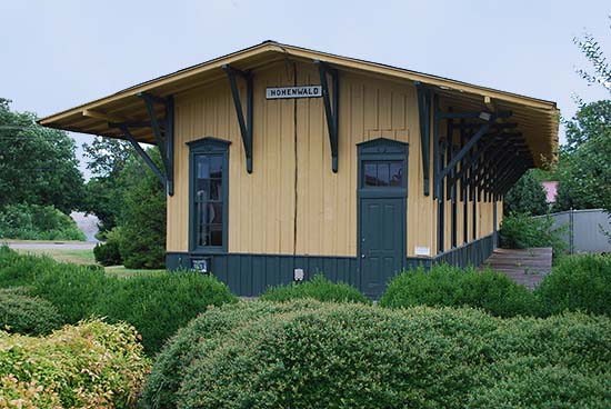 Hohenwald-Lewis County Welcome Center - Hohenwald, Tennessee