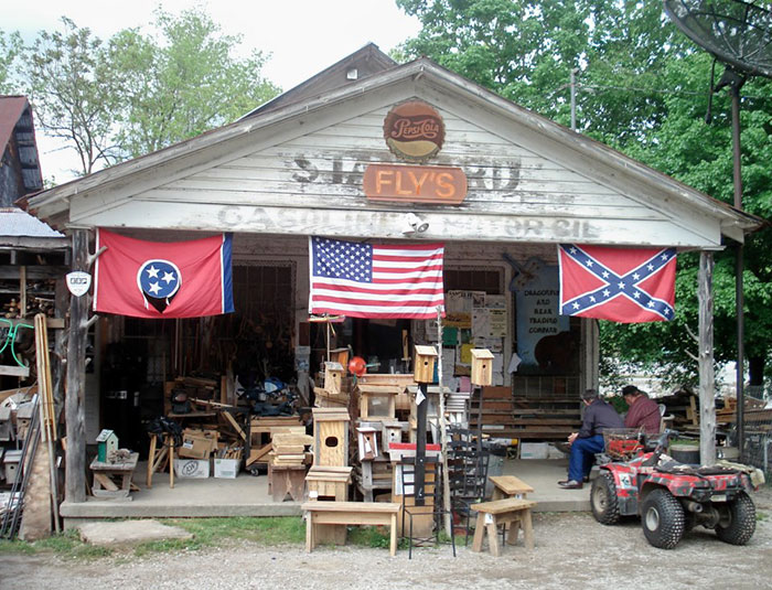 Fly Fall Pack Rat Sale - Fly, Tennessee