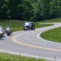 Natchez Trace Parkway: Nashville - Franklin | Motorcycles on the S curge.
