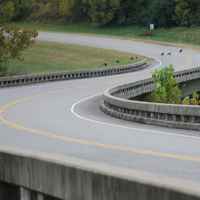 Natchez Trace Parkway: Nashville - Franklin | S curve north of Leiper's Fork - turkeys crossing the road.
