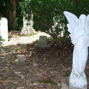 Chamberlain Family Cemetery at Mount Locust