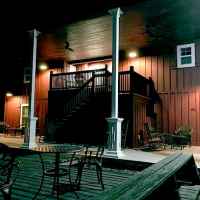 The 1829 Carriage House with six guest rooms.