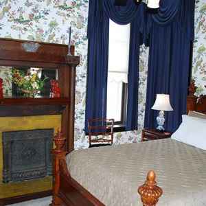 Bombay Room at Maple Terrace Inn - Kosciusko, Mississippi Bed and Breakfast