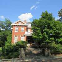 Maple Terrace Inn - 1912 eclectic home is a blend of Colonial Revival, Arts & Crafts and Prairie styles.