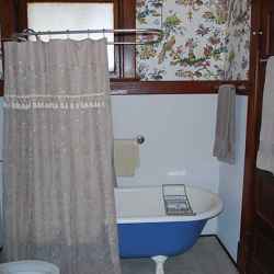 Bombay Room private bathroom