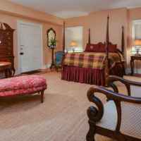 James Hardie Room - suite with queen size bed and private bathroom
