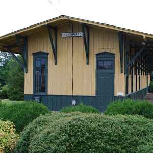 Hohenwald Train Depot - Hohenwald, Tennessee