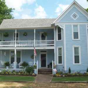 Pillow Street Bed and Breakfast - Clifton, Tennessee