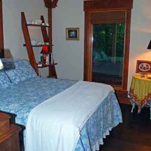 Cabin - Bedroom with Queen-Size Bed