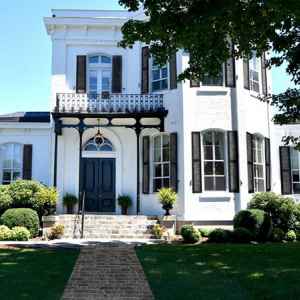 Blythewood Inn Bed and Breakfast - Columbia, Tennessee
