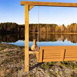 Firepit Area next to Moon Lake
