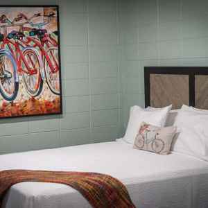 Tandem Bike Double Queen Room - Bedroom
