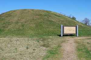 Emerald Mound at milepost 10.3